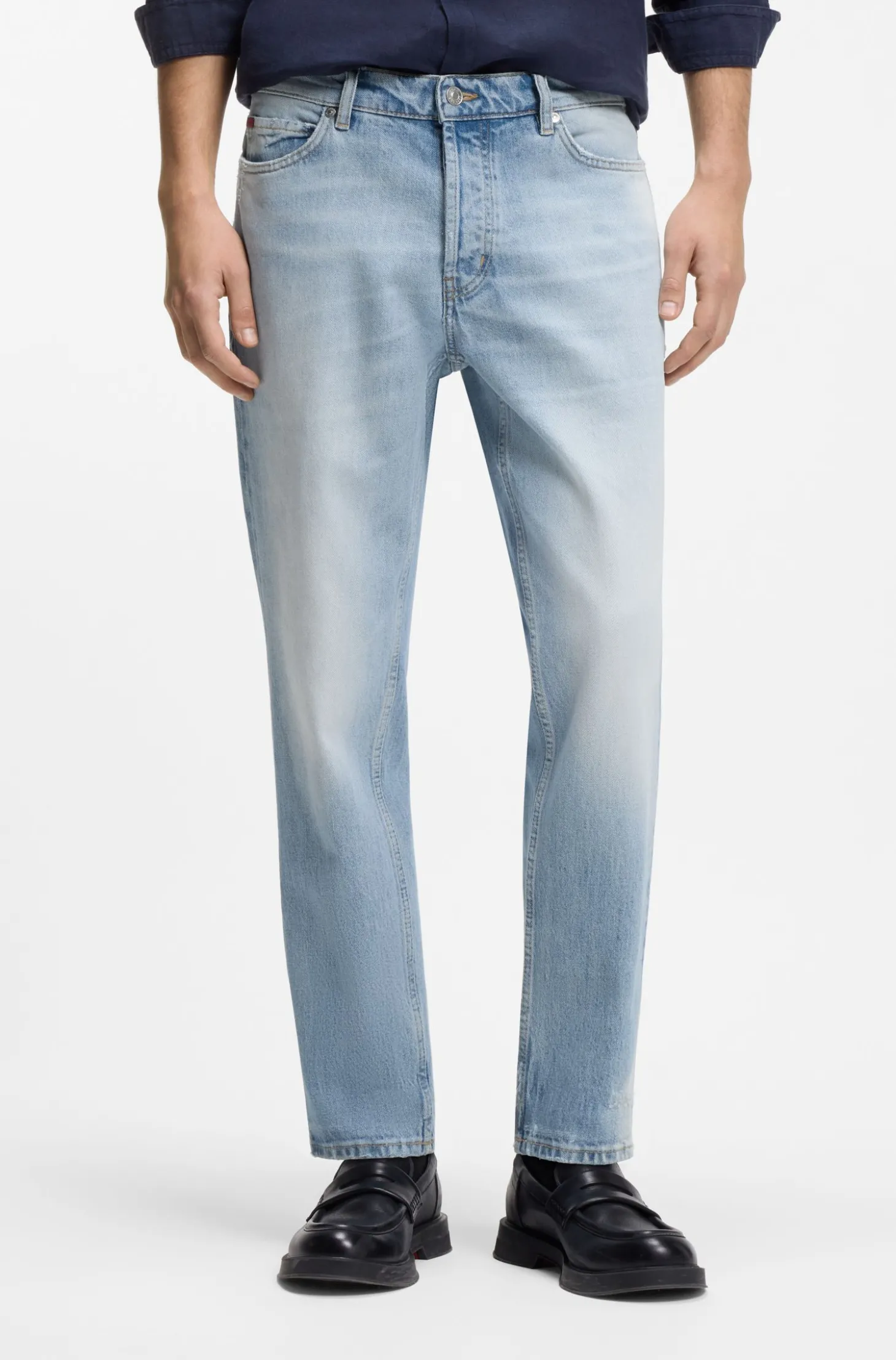 Tapered-Fit Jeans aus hellblauem, elastischem Denim