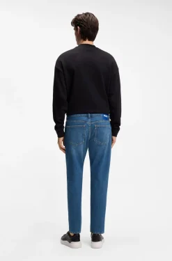Tapered-Fit Jeans aus mittelblauem Stretch-Denim