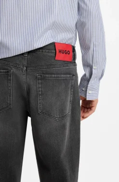Tapered-Fit Jeans aus schwarzem Stretch-Denim