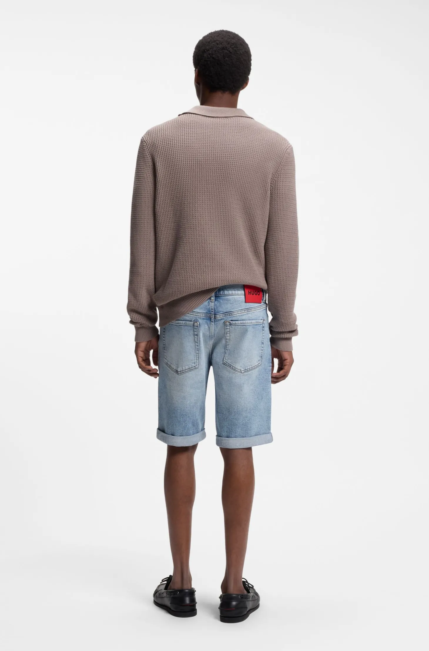 Tapered-Fit Shorts aus leuchtend blauem Stretch-Denim