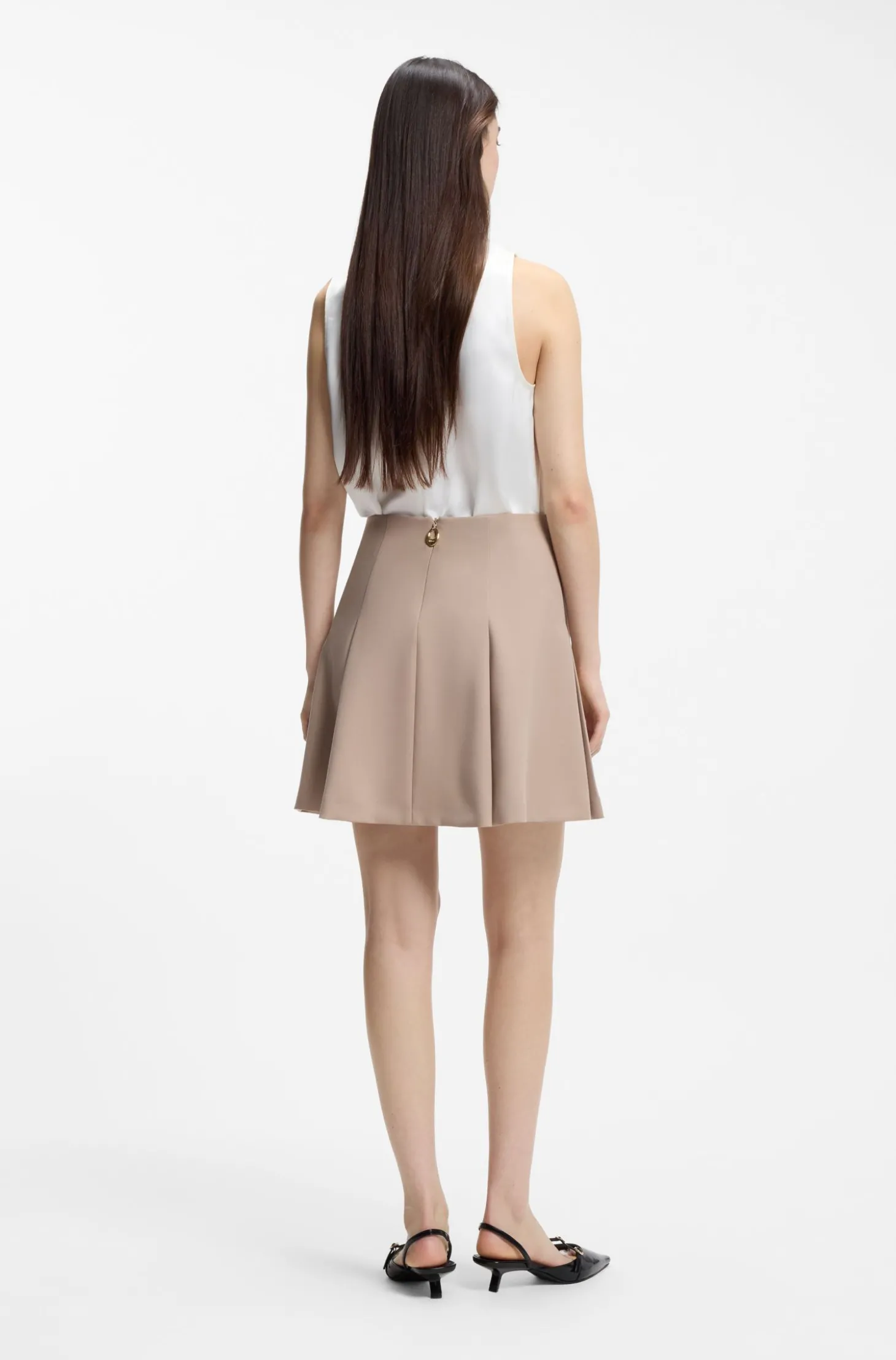 Top aus Satin mit Stehkragen und Drapierung