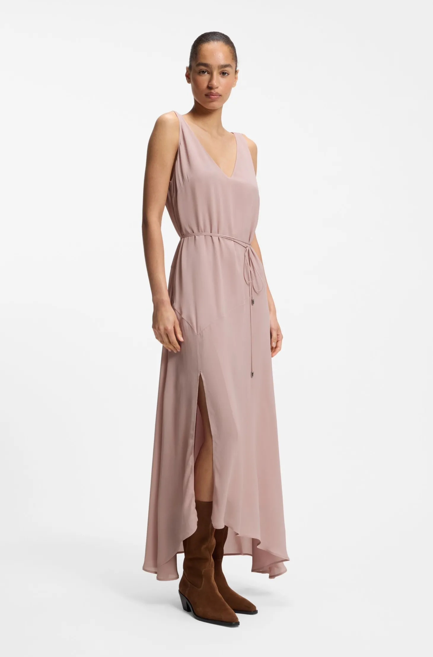 Trägerkleid aus Crêpe de Chine mit V-Ausschnitt