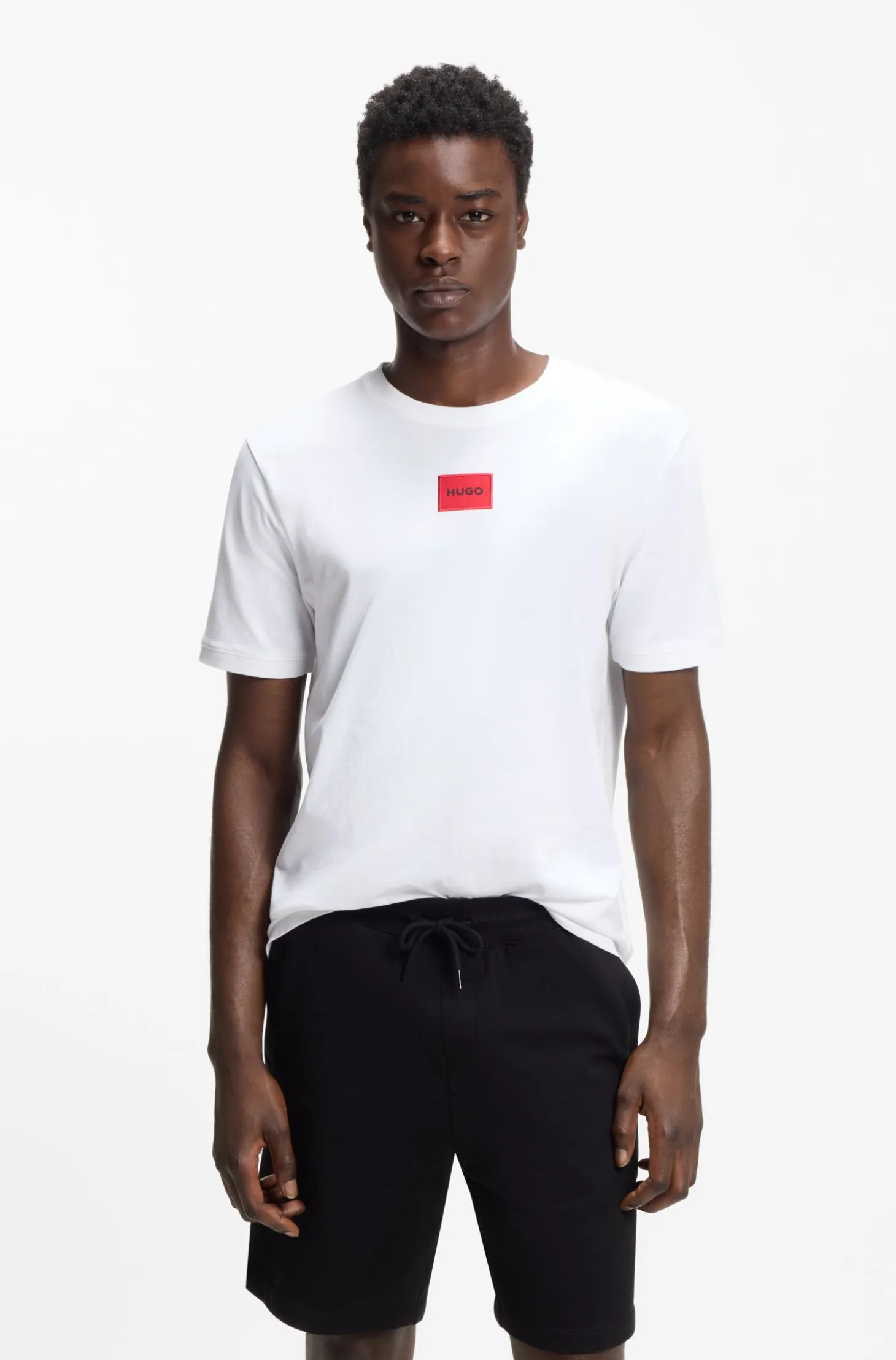 T-Shirt aus Baumwolle mit rotem gewebtem Logo-Label