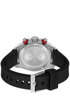 Uhr mit schwarzem Zifferblatt und Logo auf dem Silikonarmband