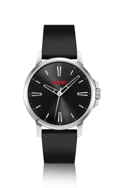 Uhr mit schwarzem Zifferblatt und Lederarmband