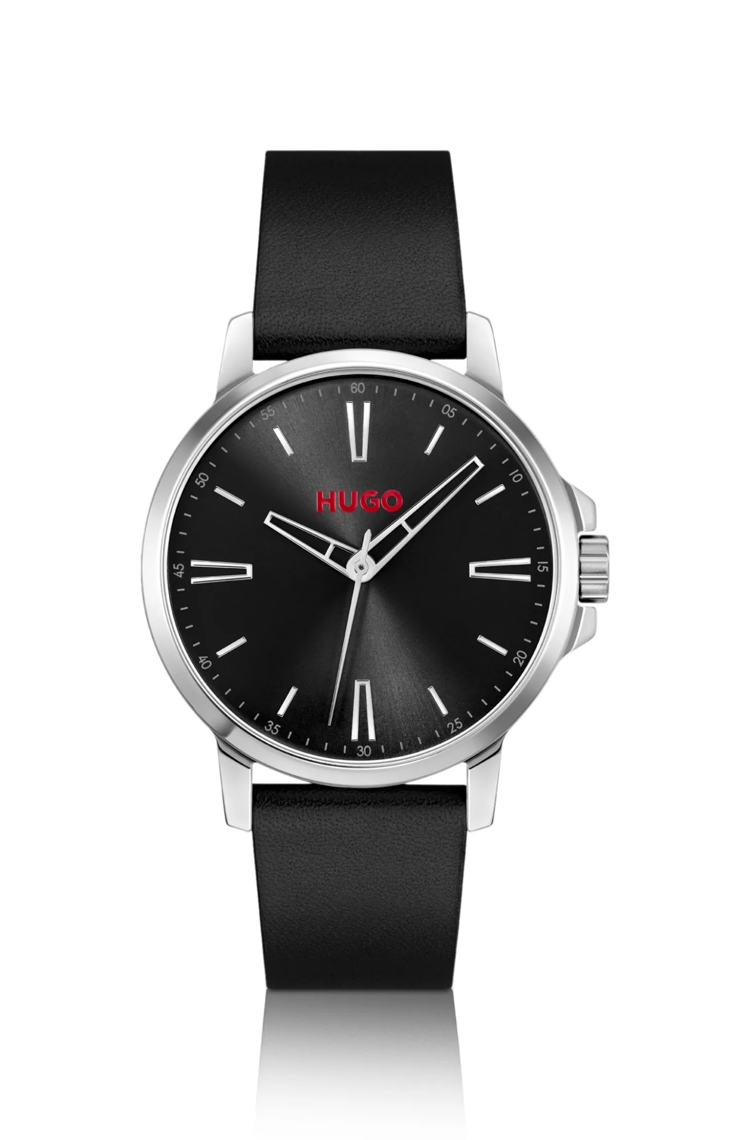 Uhr mit schwarzem Zifferblatt und Lederarmband