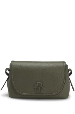 Umhängetasche aus genarbtem Kunstleder mit Double-B-Monogramm