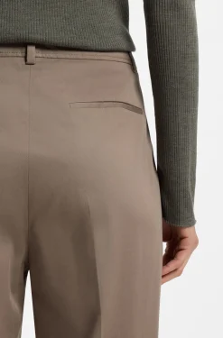 Verkürzte Tapered-Fit Hose aus elastischer Baumwolle