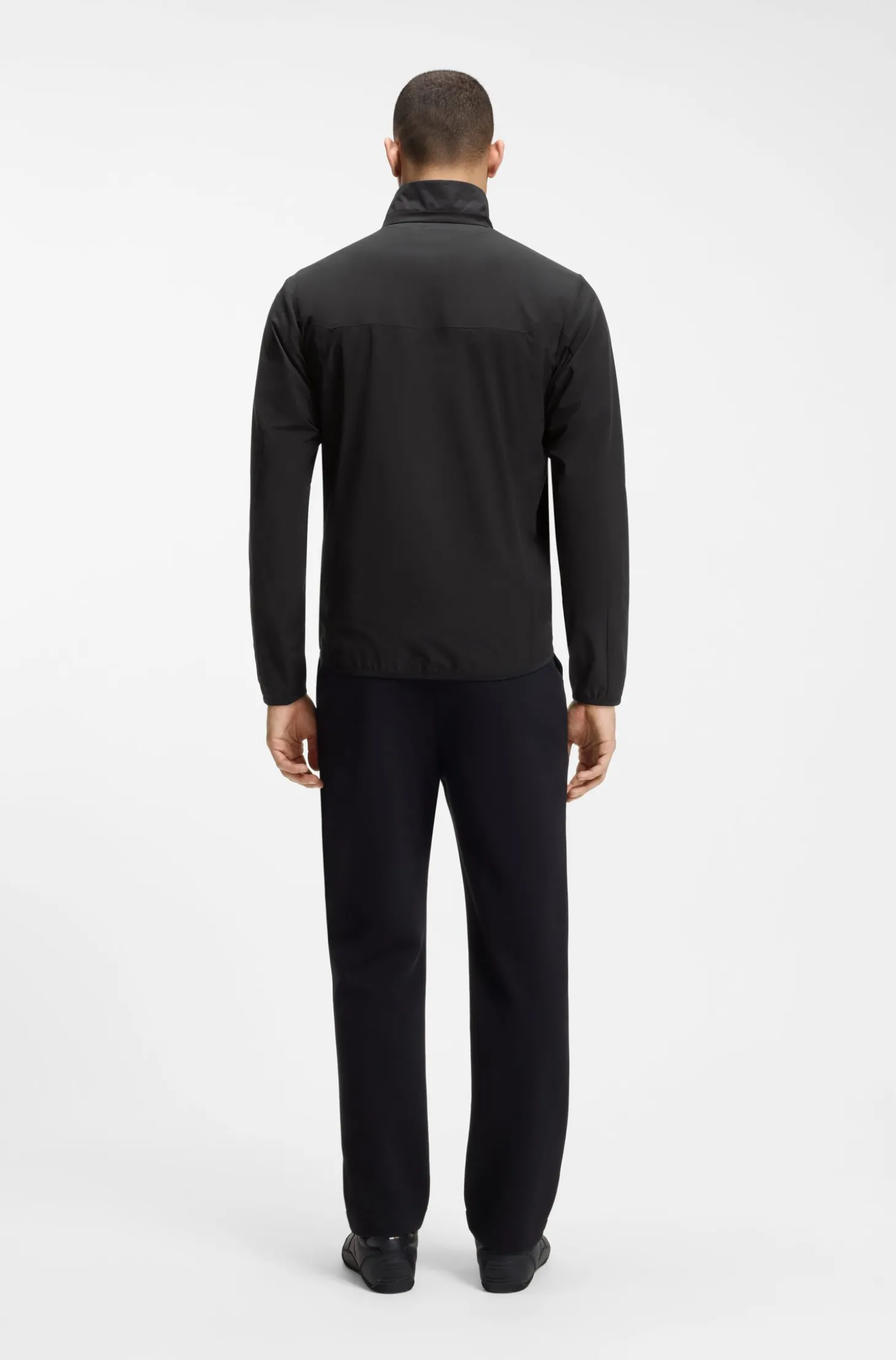Wasserabweisende Jacke aus Vier-Wege-Stretch-Gewebe