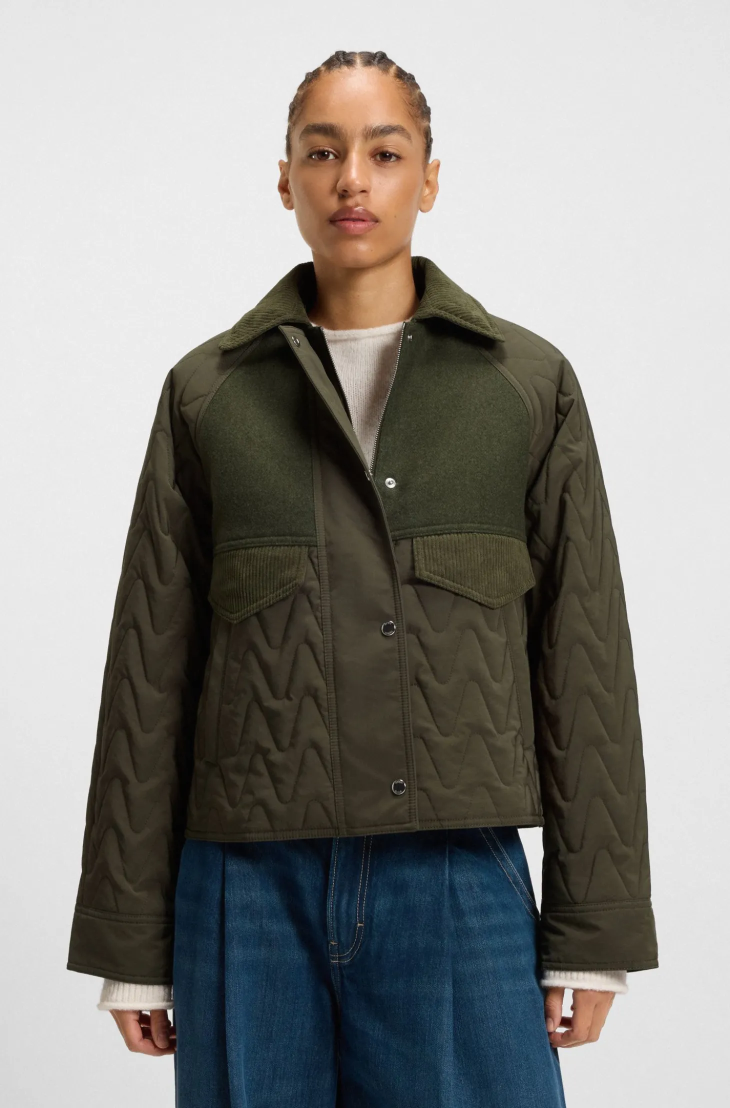 Wasserabweisende Jacke aus verschiedenen Materialien