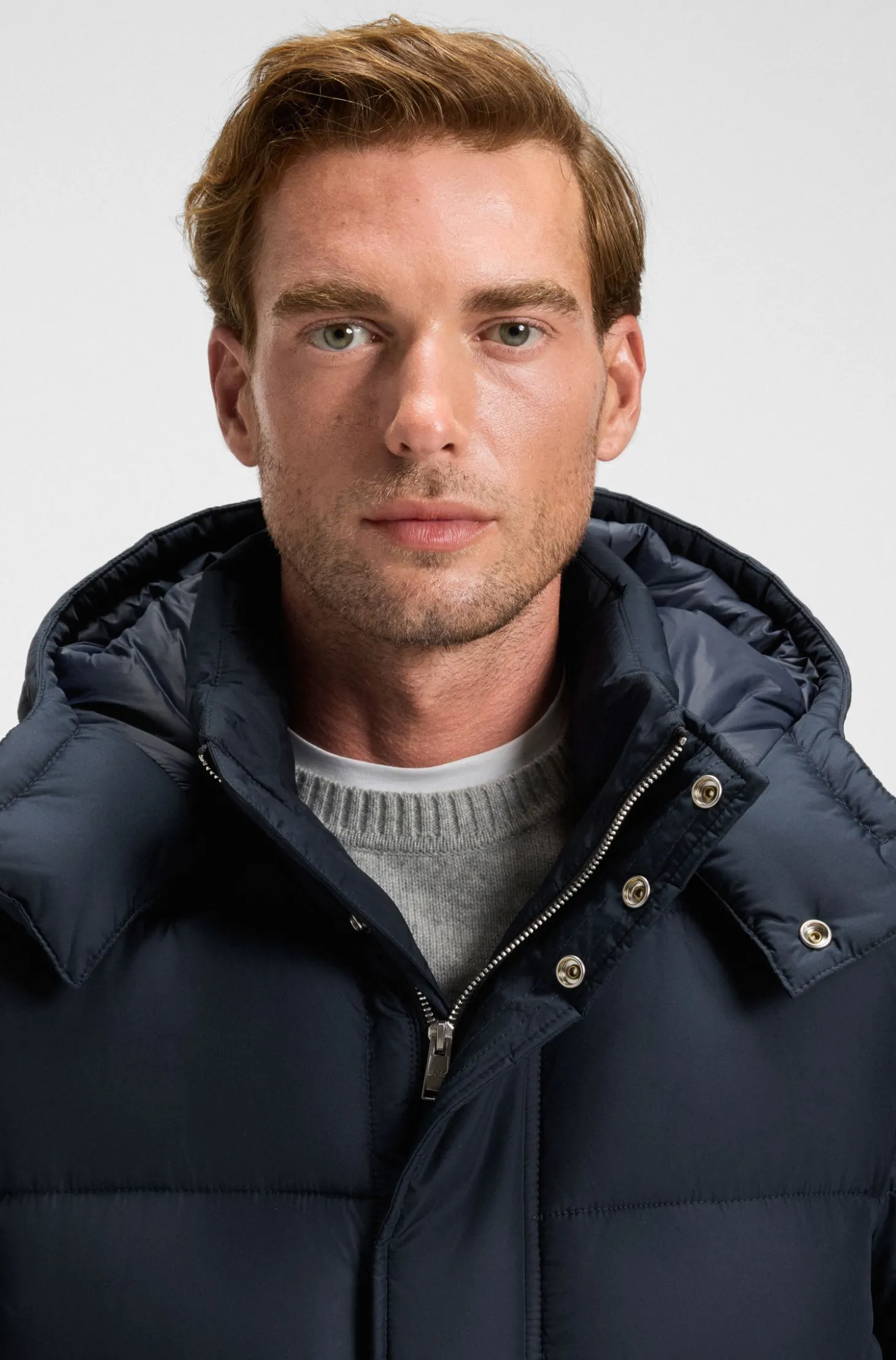 Wasserabweisende Jacke mit Logo-Aufnäher