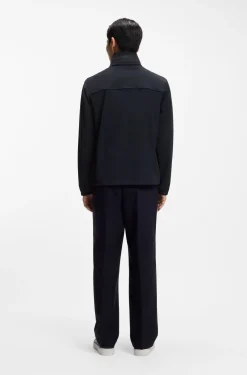 Wasserabweisende Jacke mit verstaubarer Kapuze
