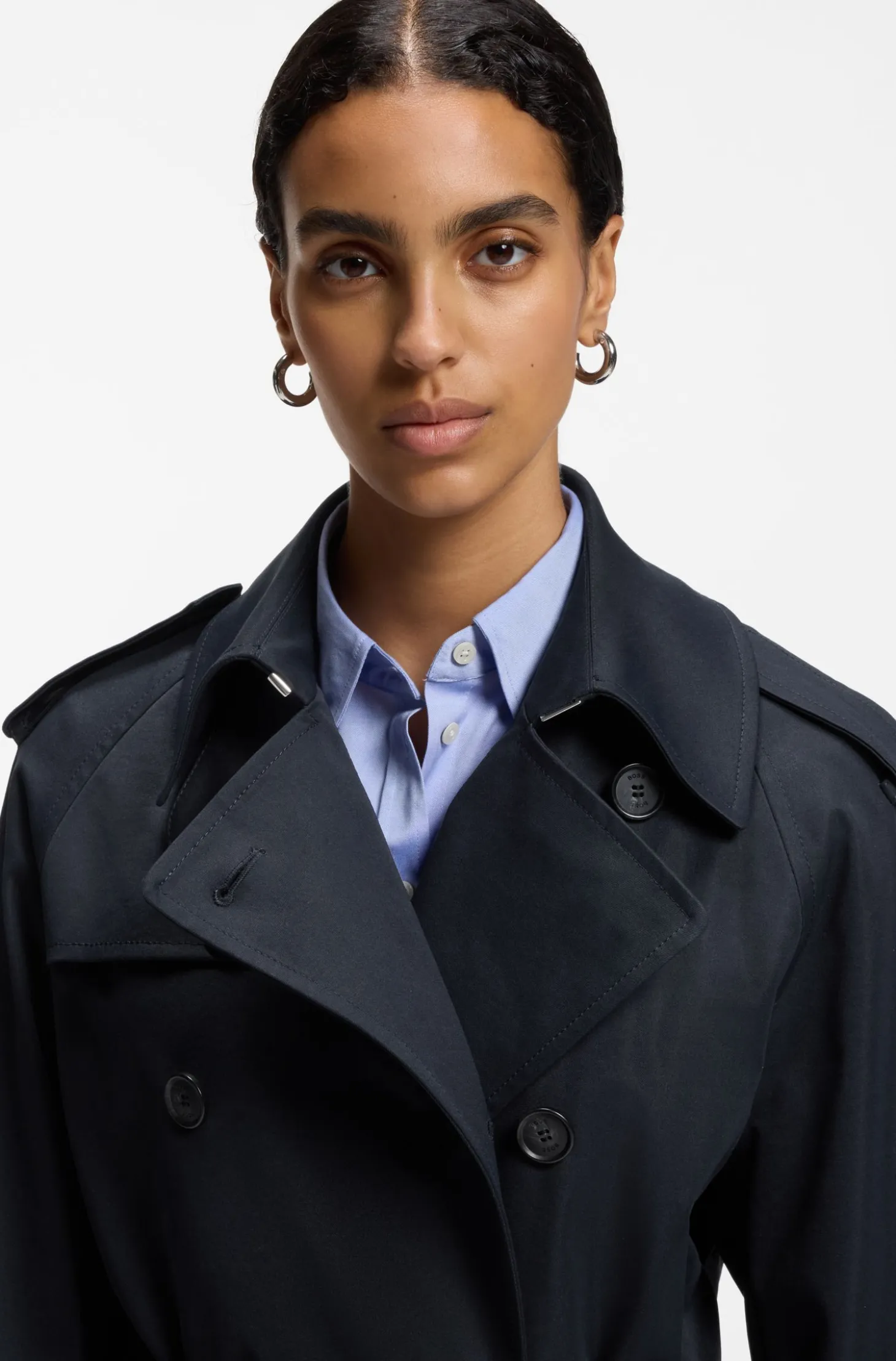 Wasserabweisender Trenchcoat mit Gürtel