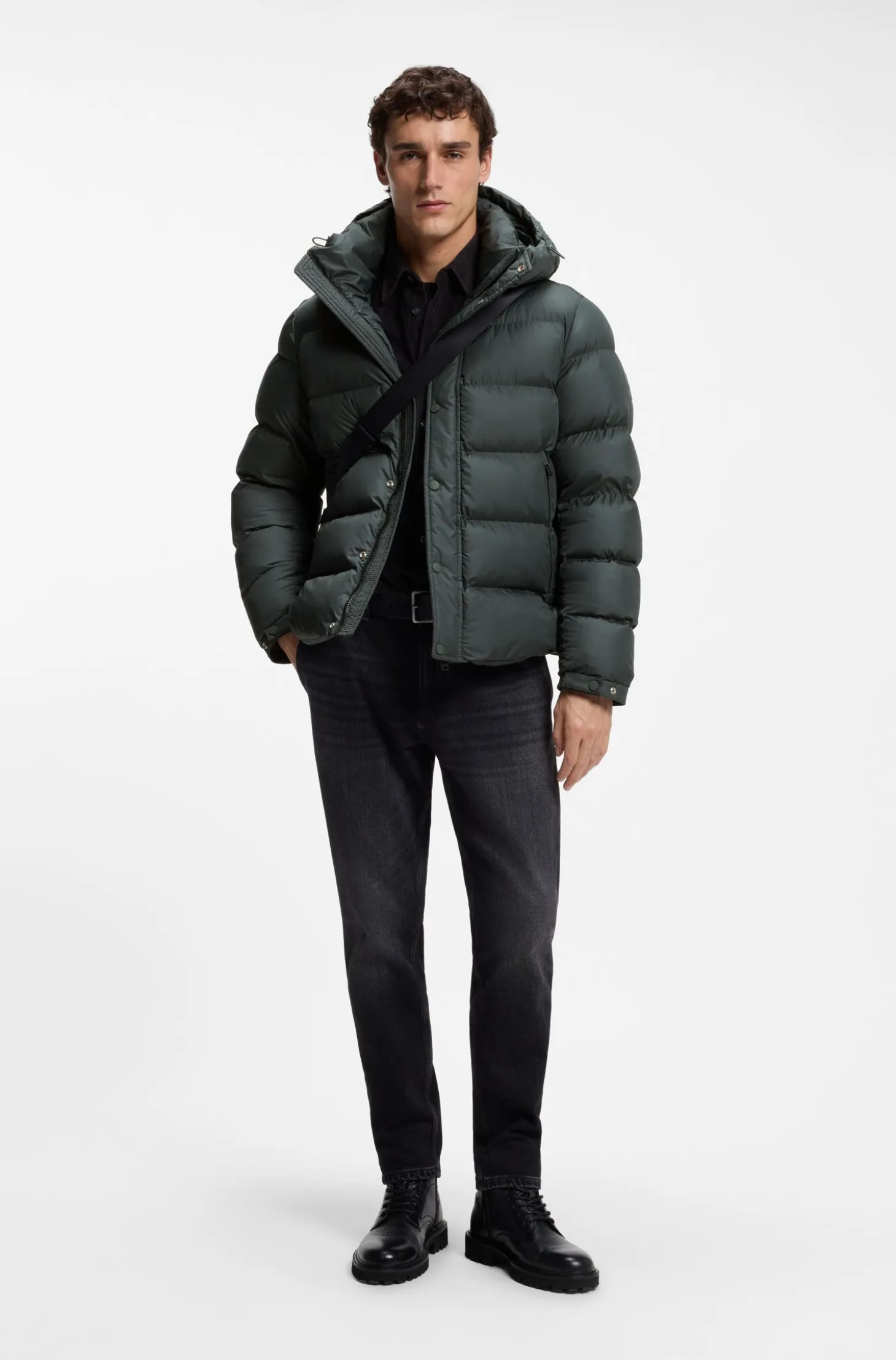Wasserabweisende Steppjacke mit Kapuze und gepolstertem Kragen