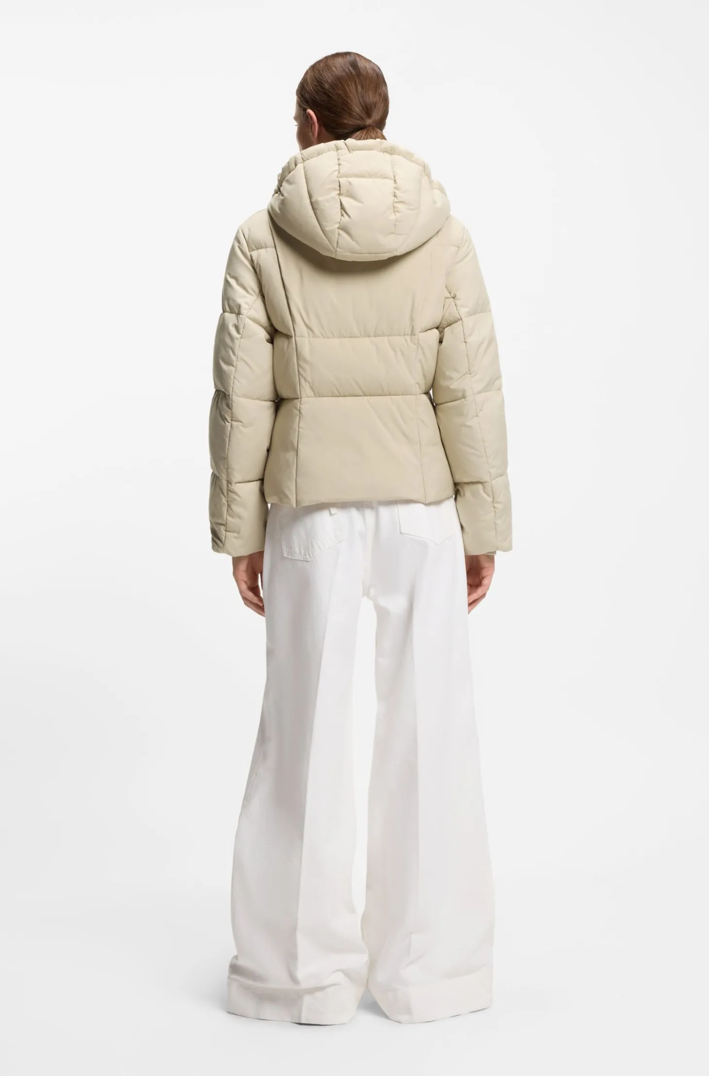 Wattierte Jacke mit Kapuze und Paspeln