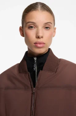 Wattierte Oversized-Fit Jacke mit Nahtdetails