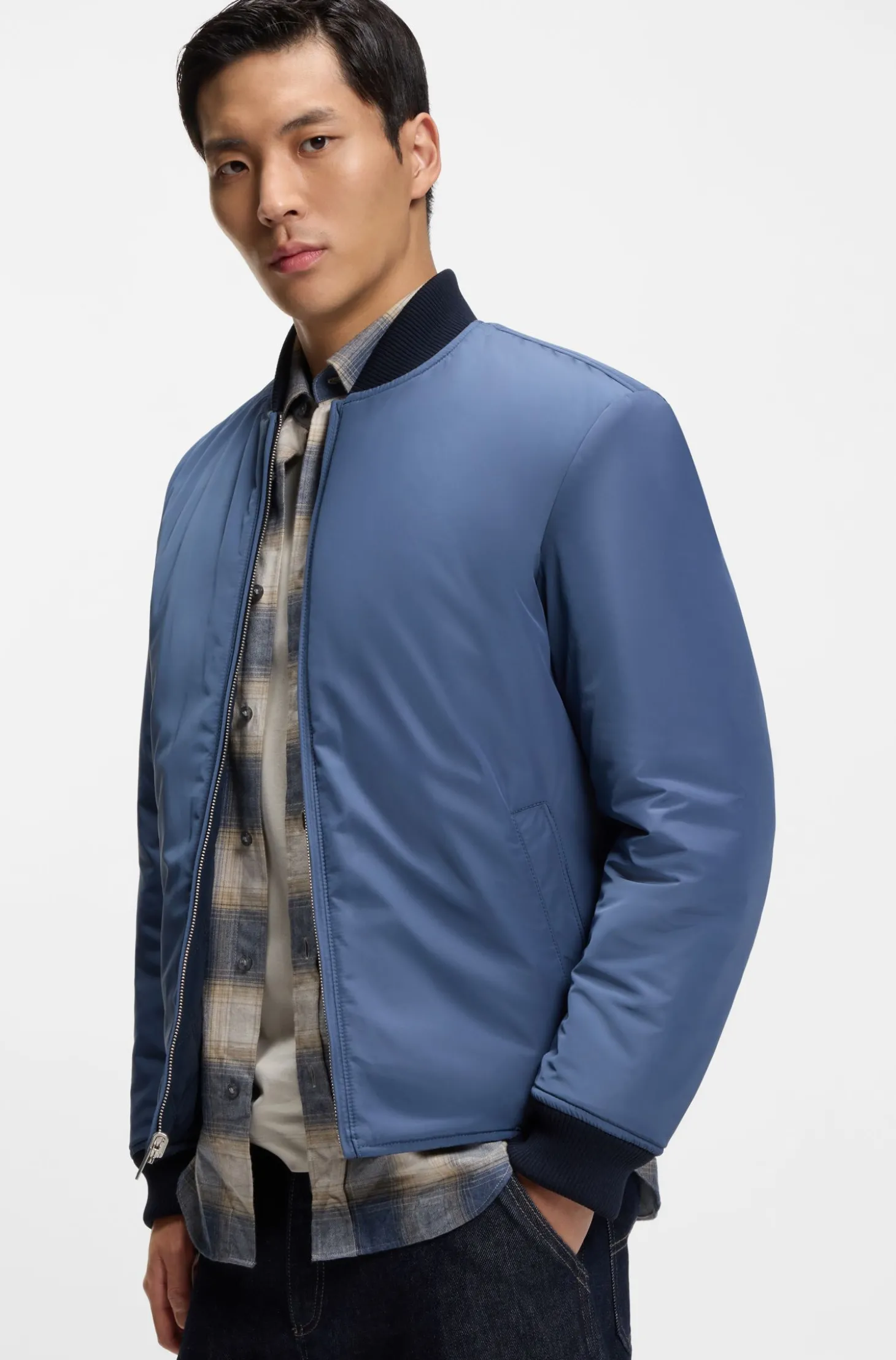 Wendbare Jacke mit Absteppungen und wasserabweisendem Finish