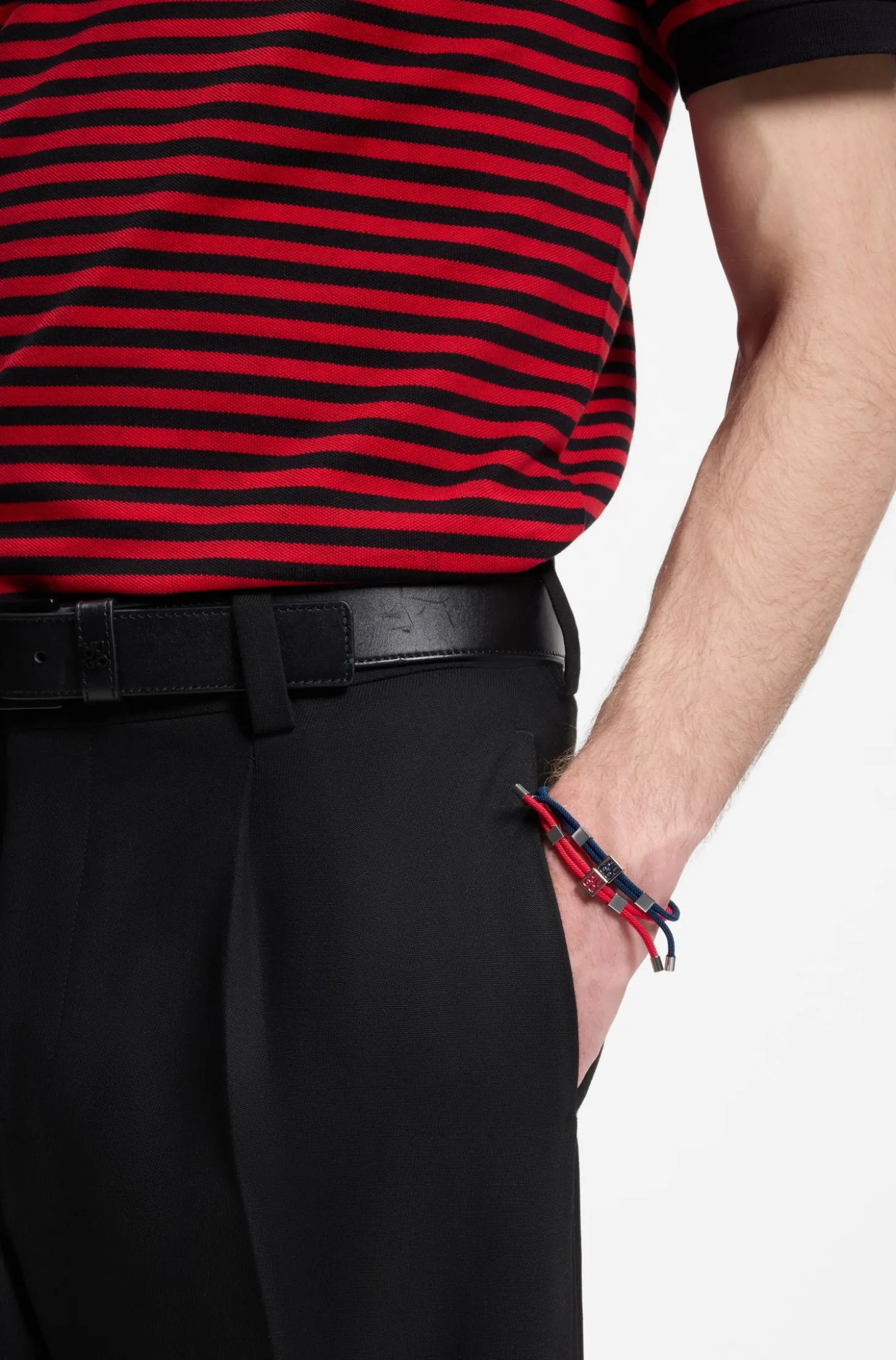 Zweierpack Kordel-Armbänder mit Logo-Schmuckteilen